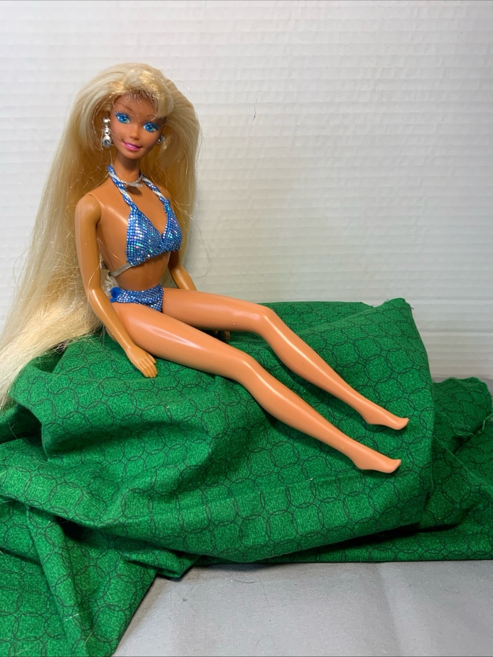 Vintage 1995 Sparkle Beach Barbie in Original swimwear